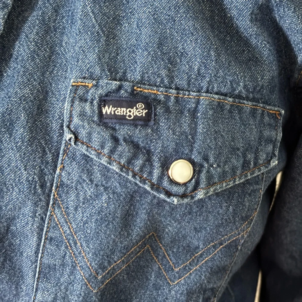 Vintage Wrangler Denim button up - Picture 2 of 12